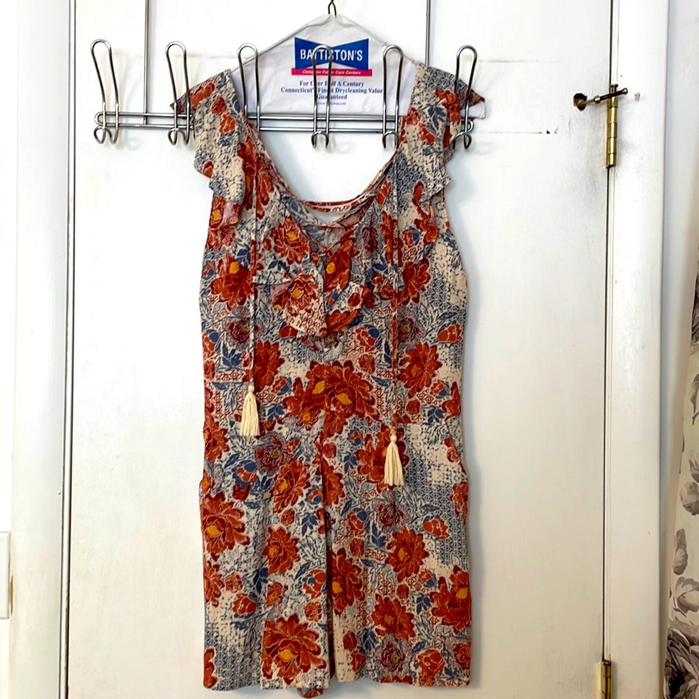Kendall + Kylie Size M Floral Romper